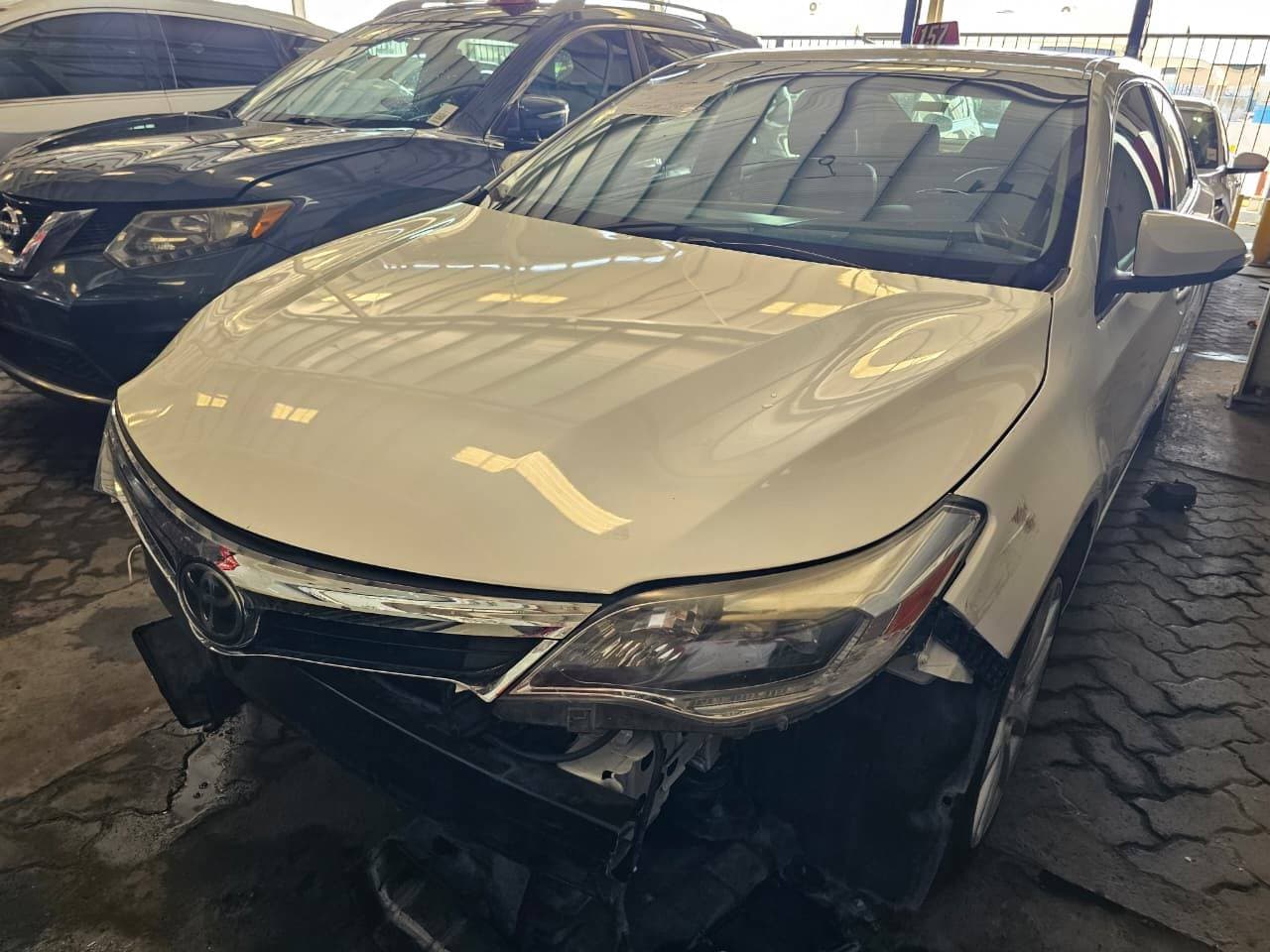TOYOTA AVALON 2014 view 2