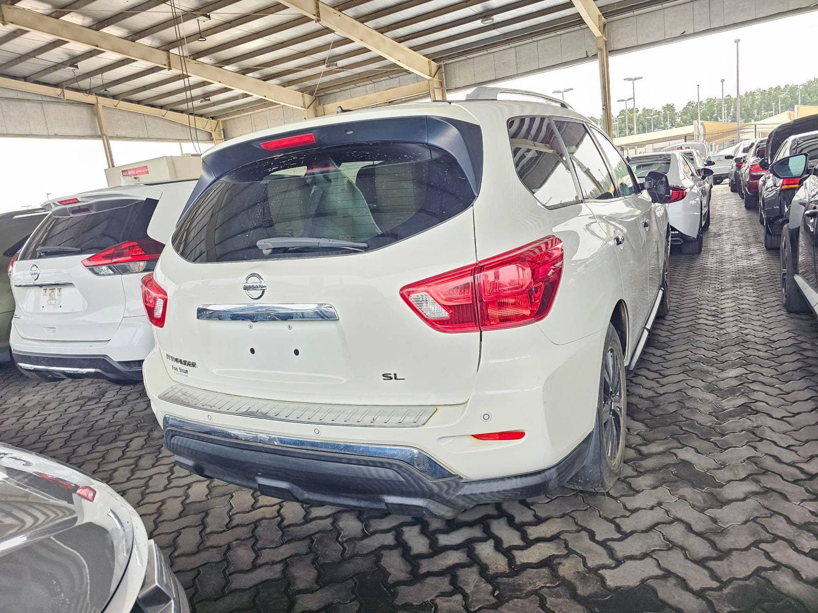NISSAN PATHFINDER 2017 view 2