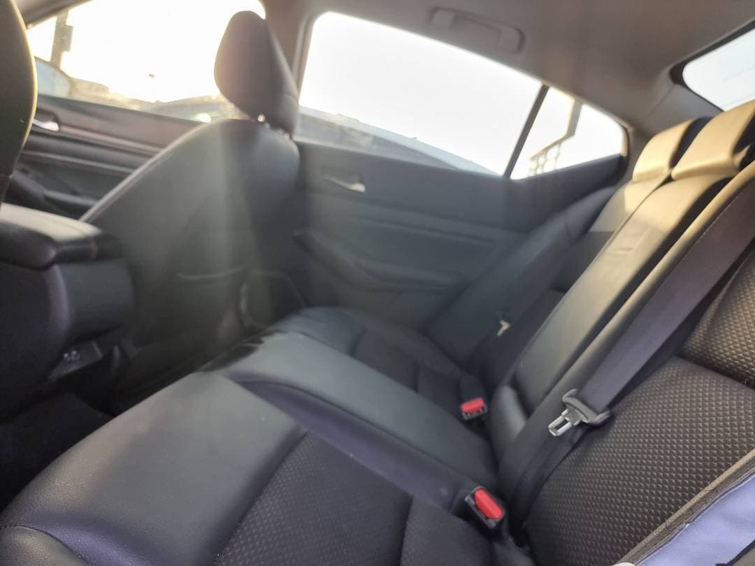 NISSAN ALTIMA - Exterior