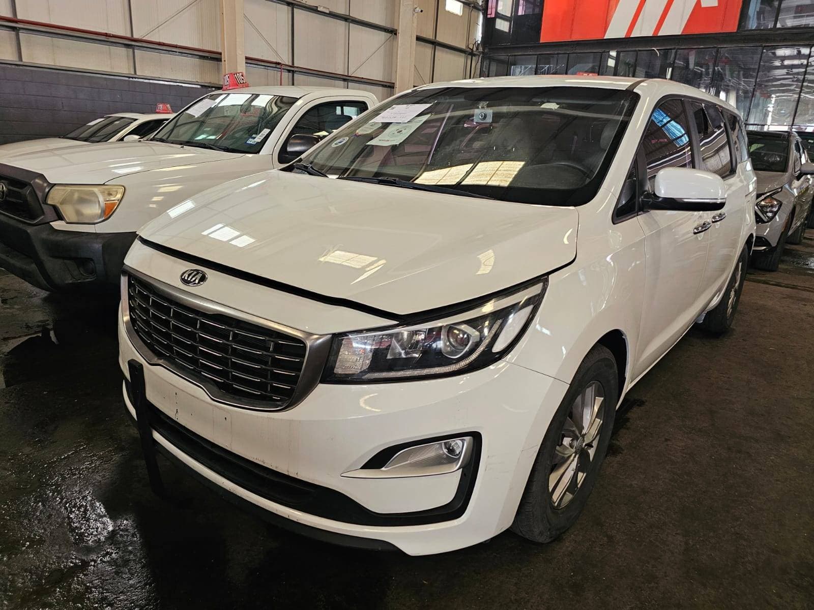 KIA CARNIVAL EX 2020 vehicle photo