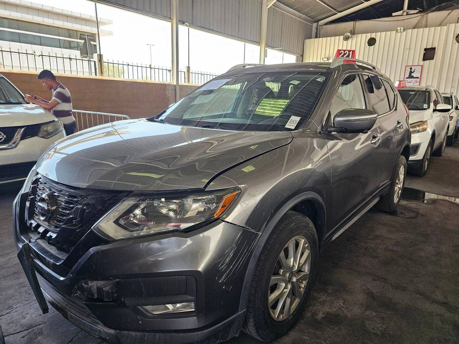 NISSAN ROGUE 2017 view 2
