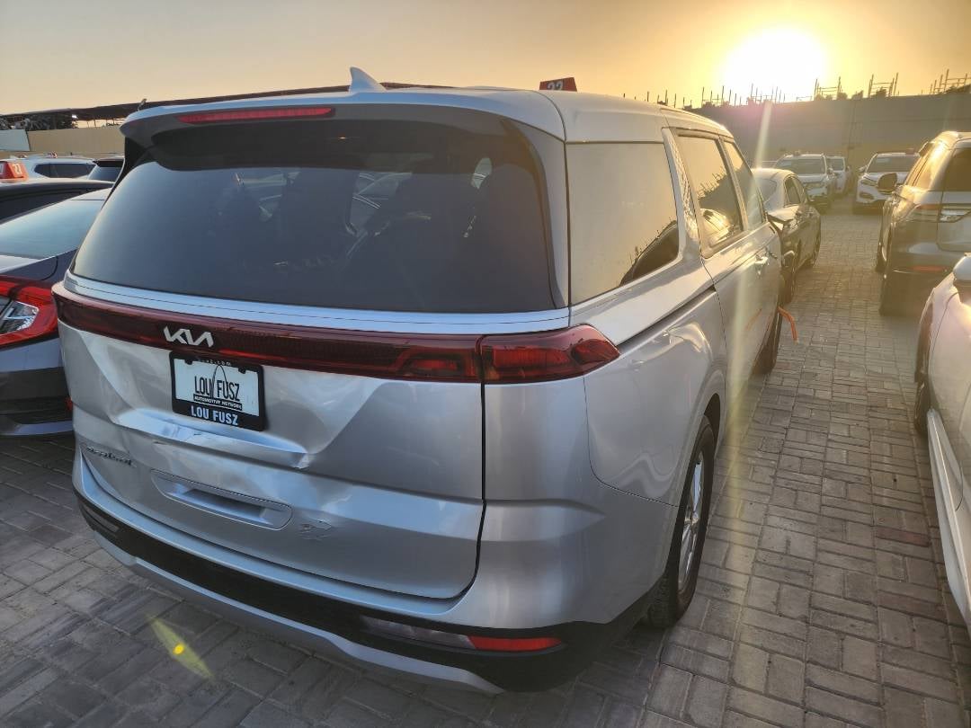 KIA CARNIVAL LX 2022 view 1