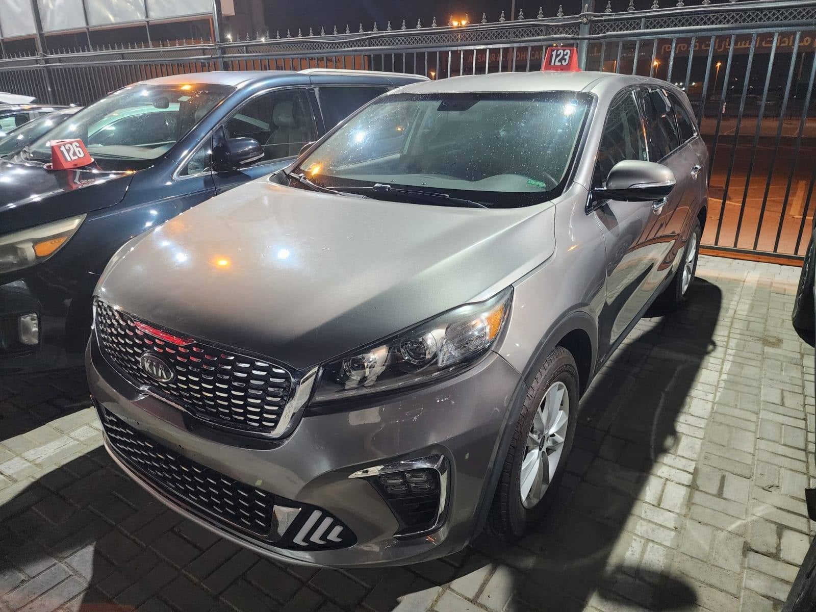 KIA SORENTO 2019 view 1