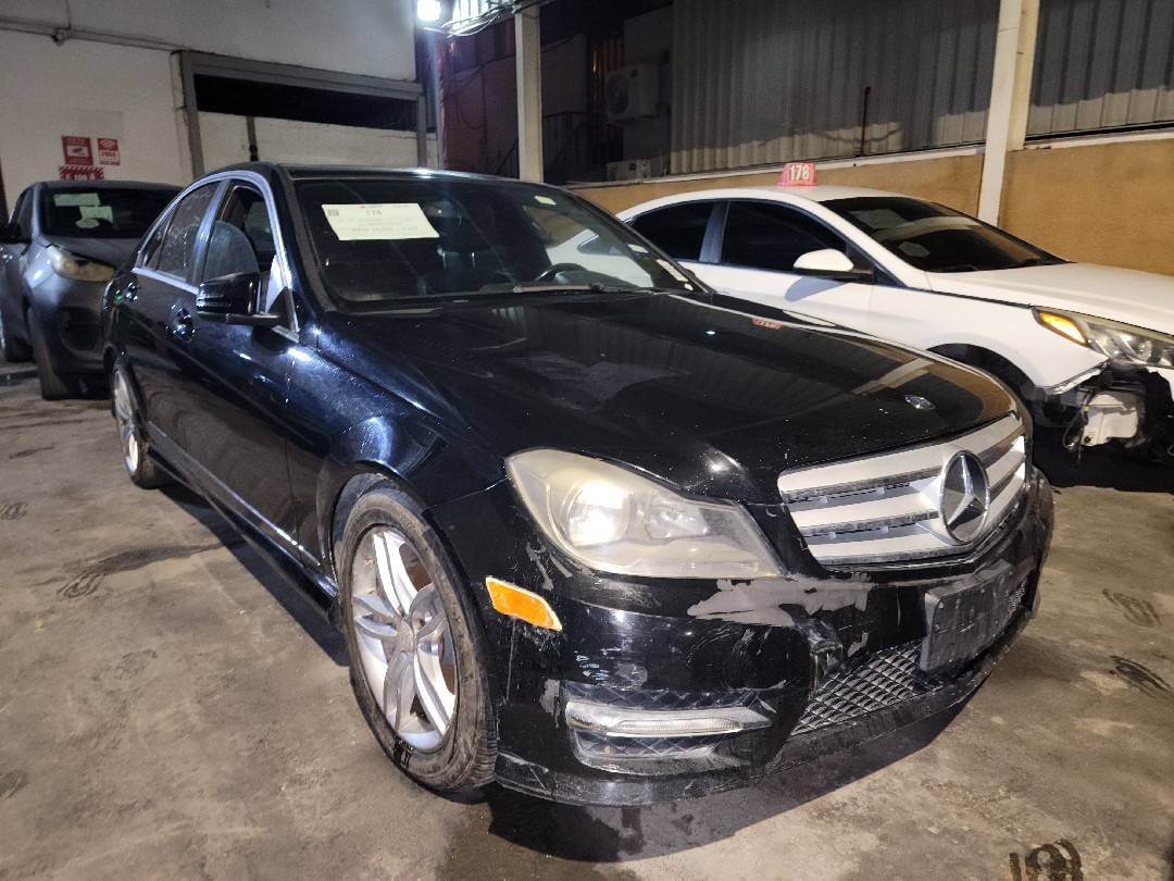 MERCEDES BENZ C300 - Exterior