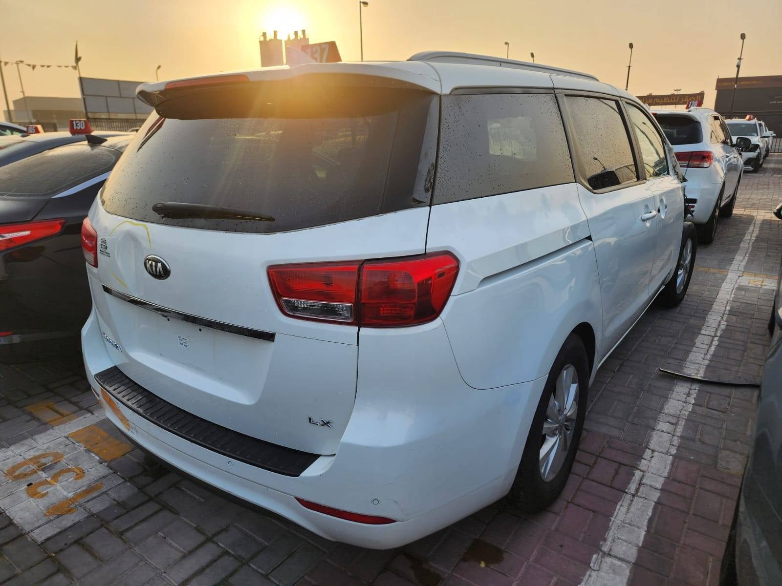 KIA SEDONA 2016 view 1