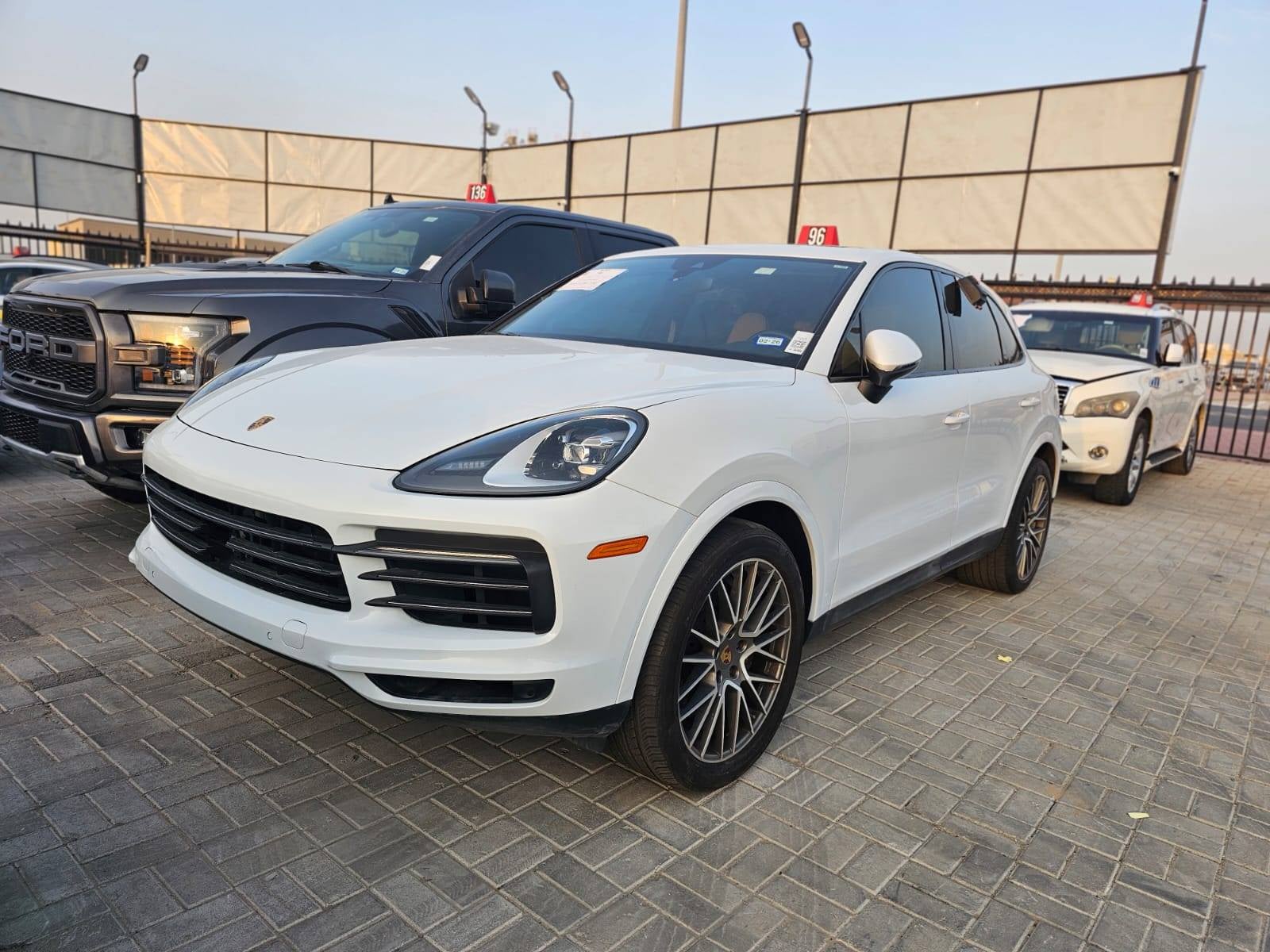 PORSCHE Cayenne 2023 view 1