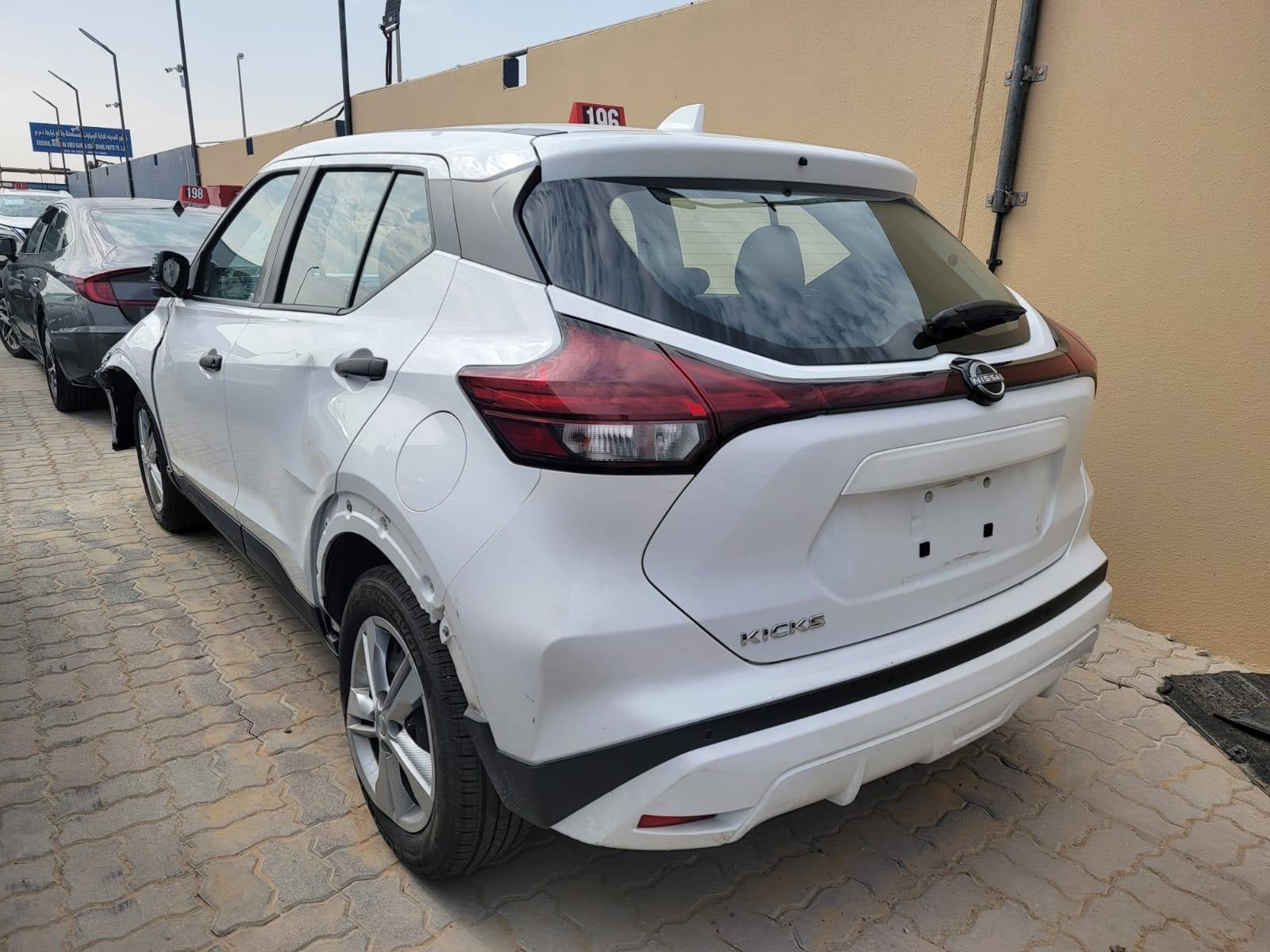 NISSAN KICKS 2022 view 1