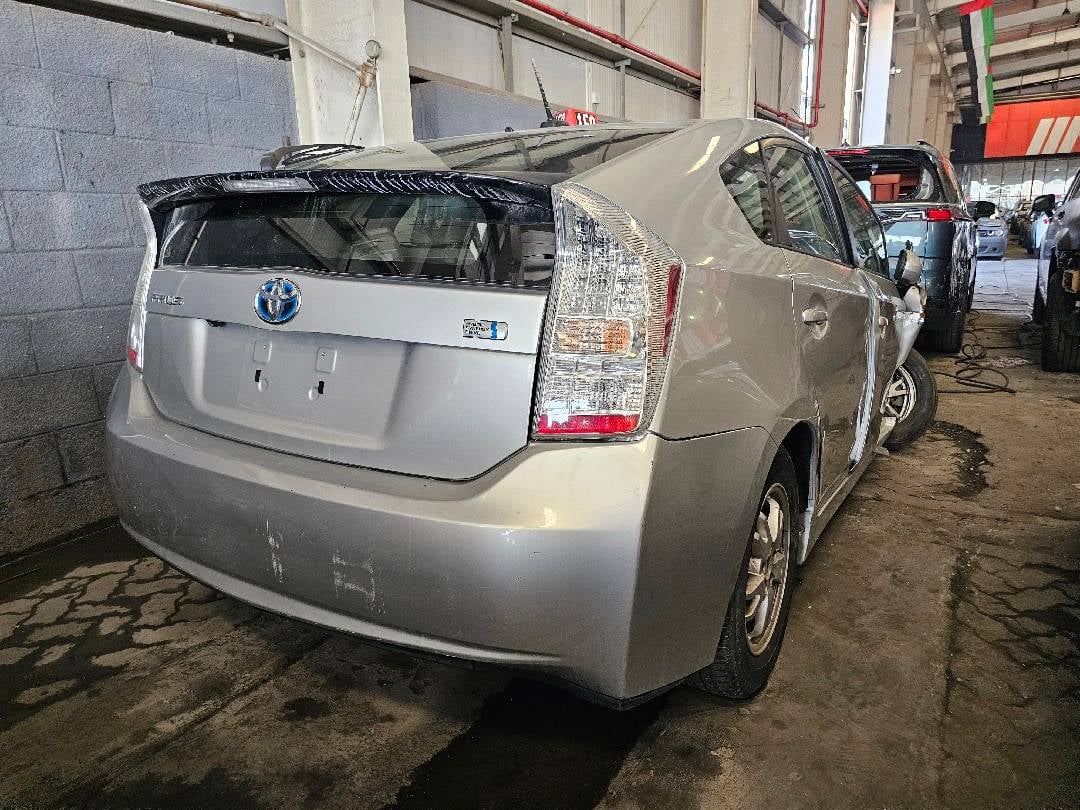 TOYOTA PRIUS 2011 view 1