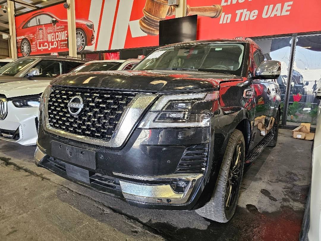 INFINITI QX80 2022 view 1
