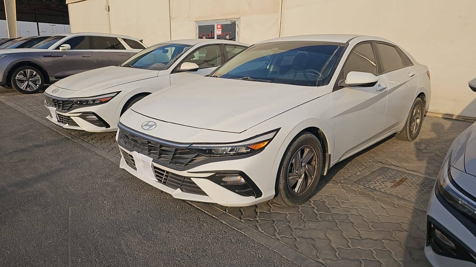 HYUNDAI ELANTRA 2025 view 1
