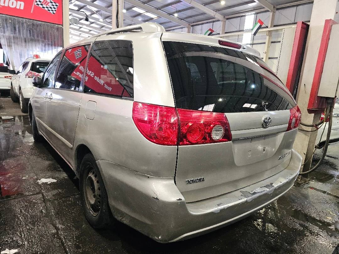 TOYOTA SIENNA 2009 view 1