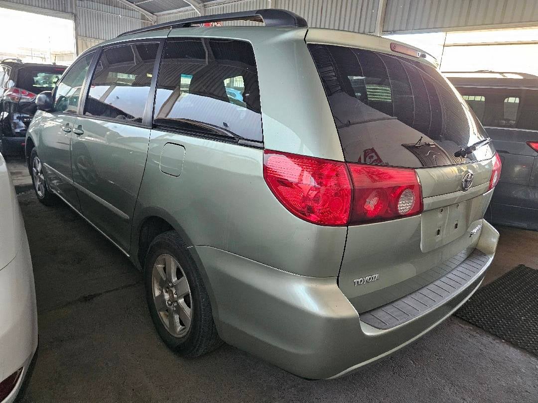 TOYOTA SIENNA 2008 view 1