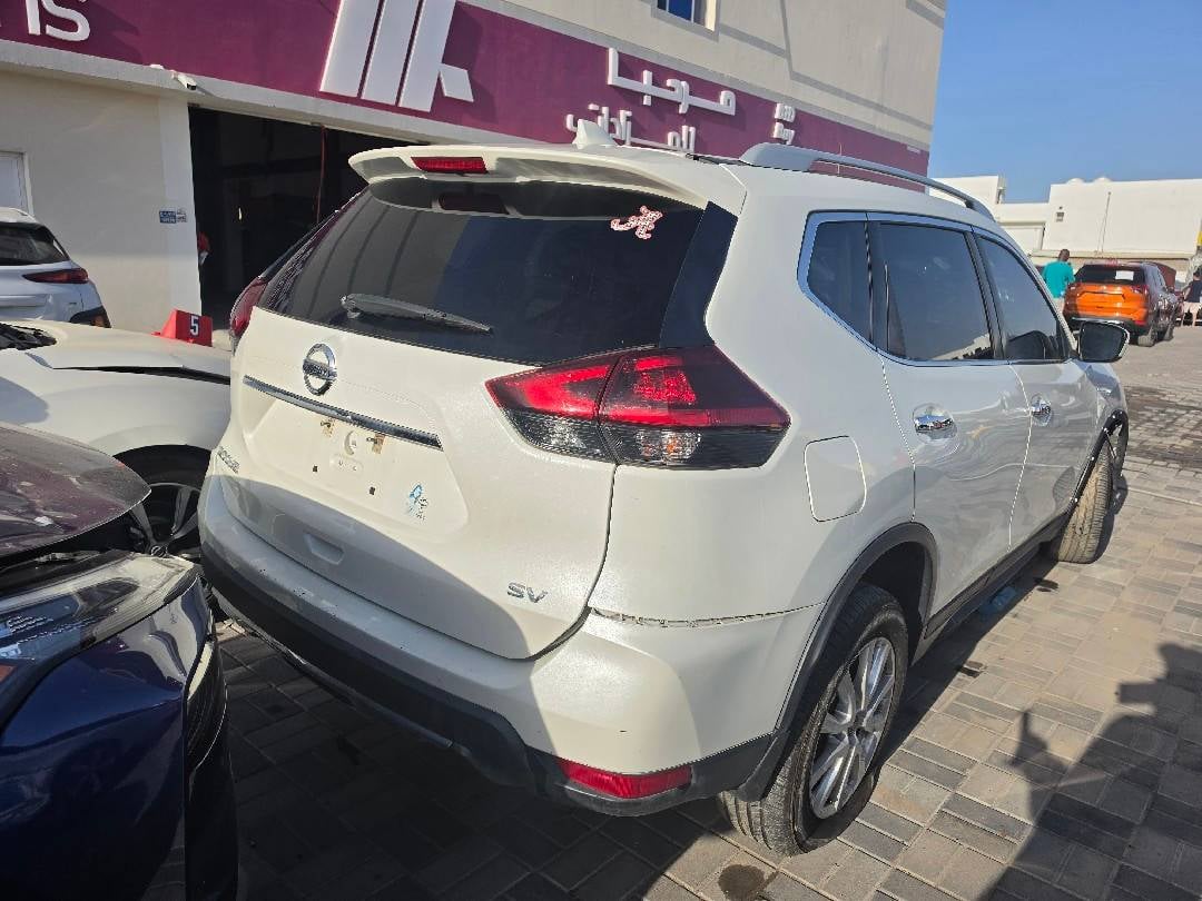 NISSAN ROGUE 2018 view 1