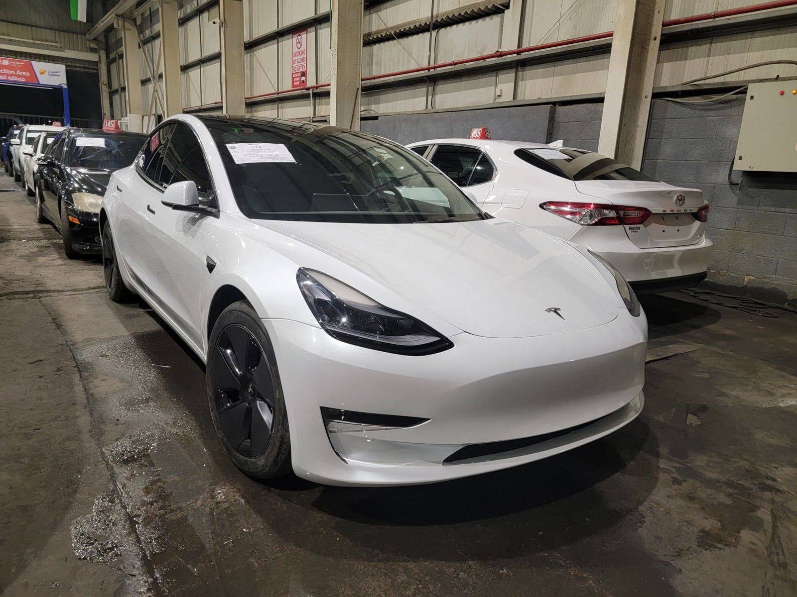 TESLA MODEL 3 - Exterior
