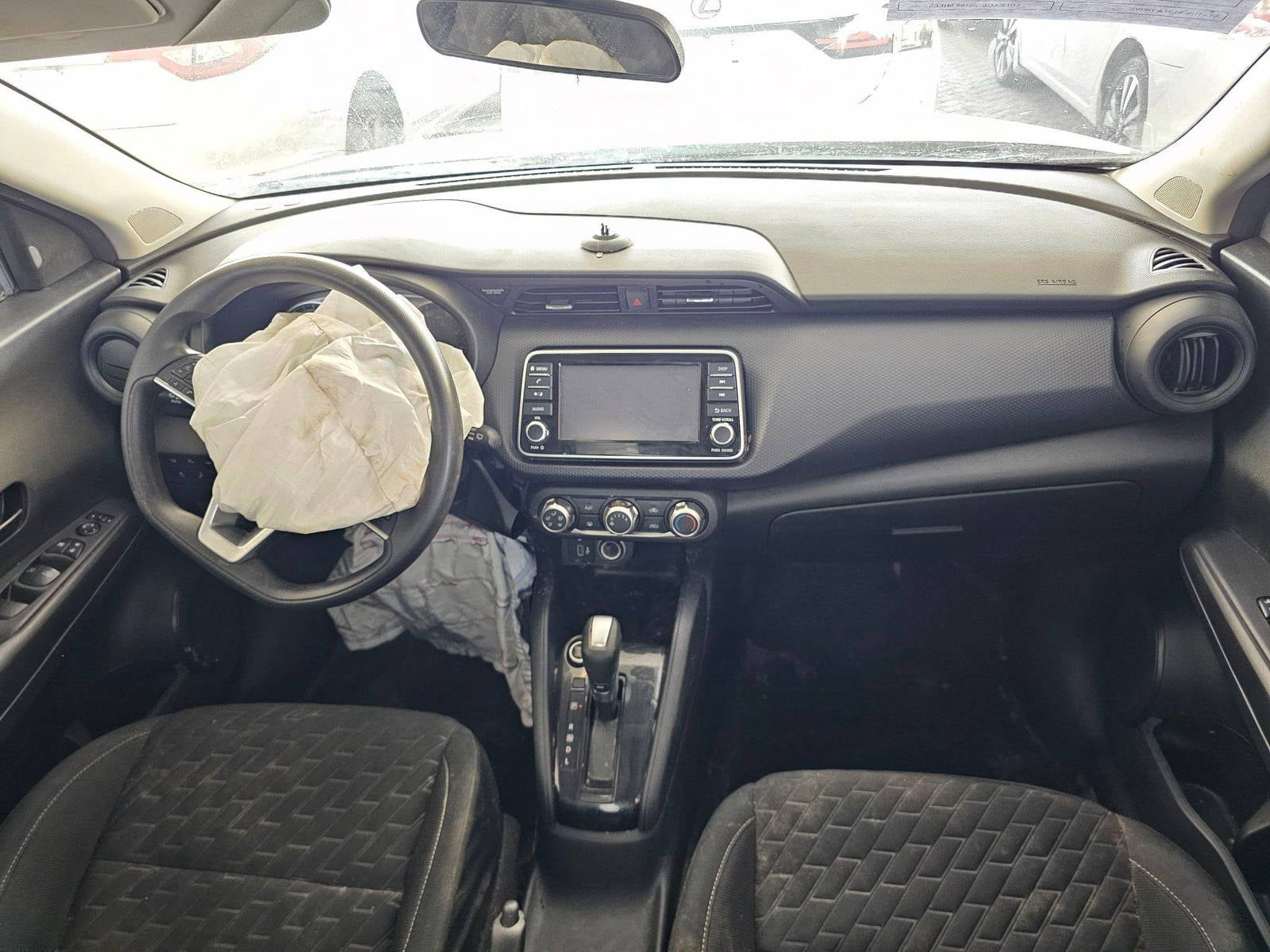 NISSAN KICKS 2022 view 1