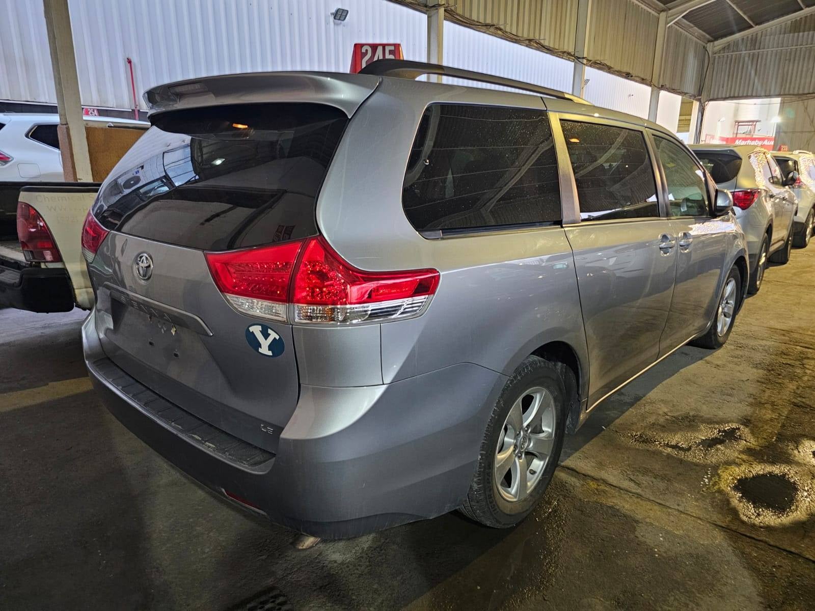 TOYOTA SIENNA 2014 view 1