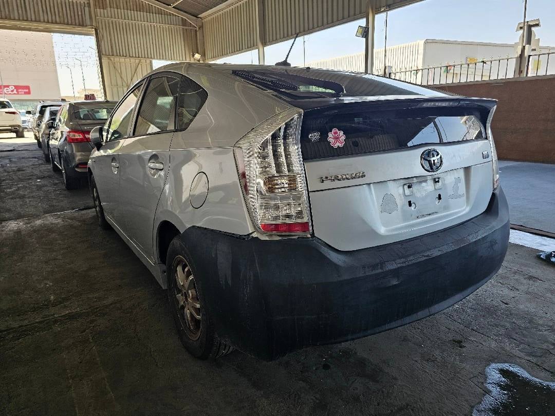 TOYOTA PRIUS 2011 view 1