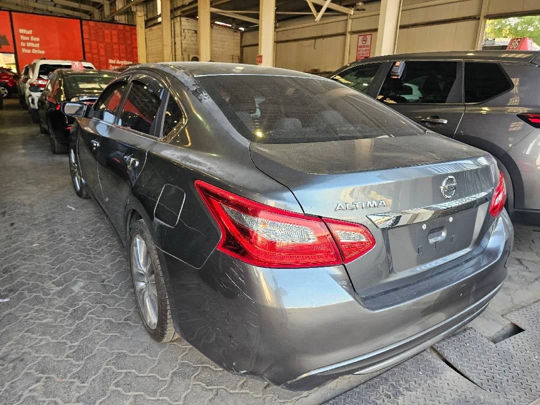 NISSAN ALTIMA - Exterior