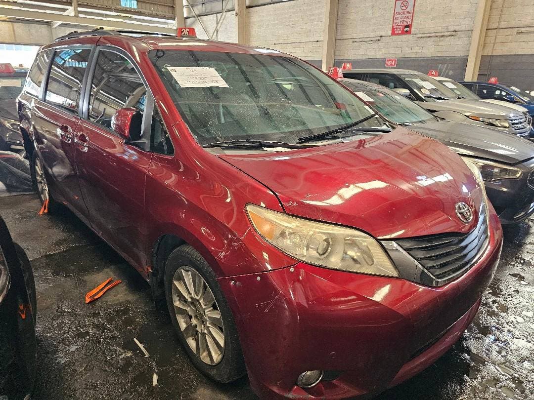 TOYOTA SIENNA 2012 vehicle photo TOYOTA SIENNA 2012 vehicle photo