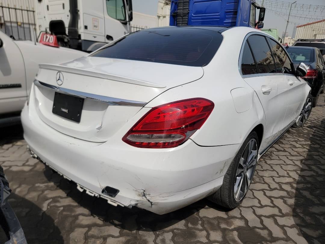 MERCEDES BENZ C300 - Exterior MERCEDES BENZ C300 - Exterior