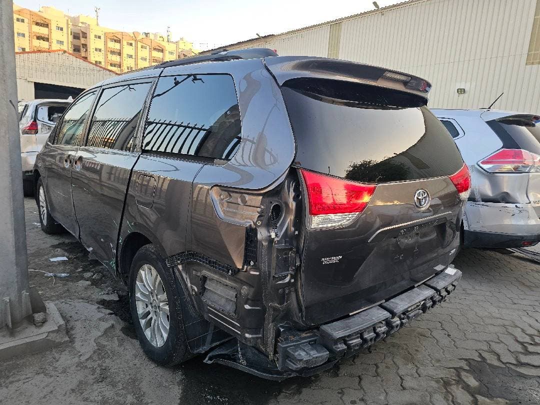 TOYOTA SIENNA 2011 vehicle photo TOYOTA SIENNA 2011 vehicle photo