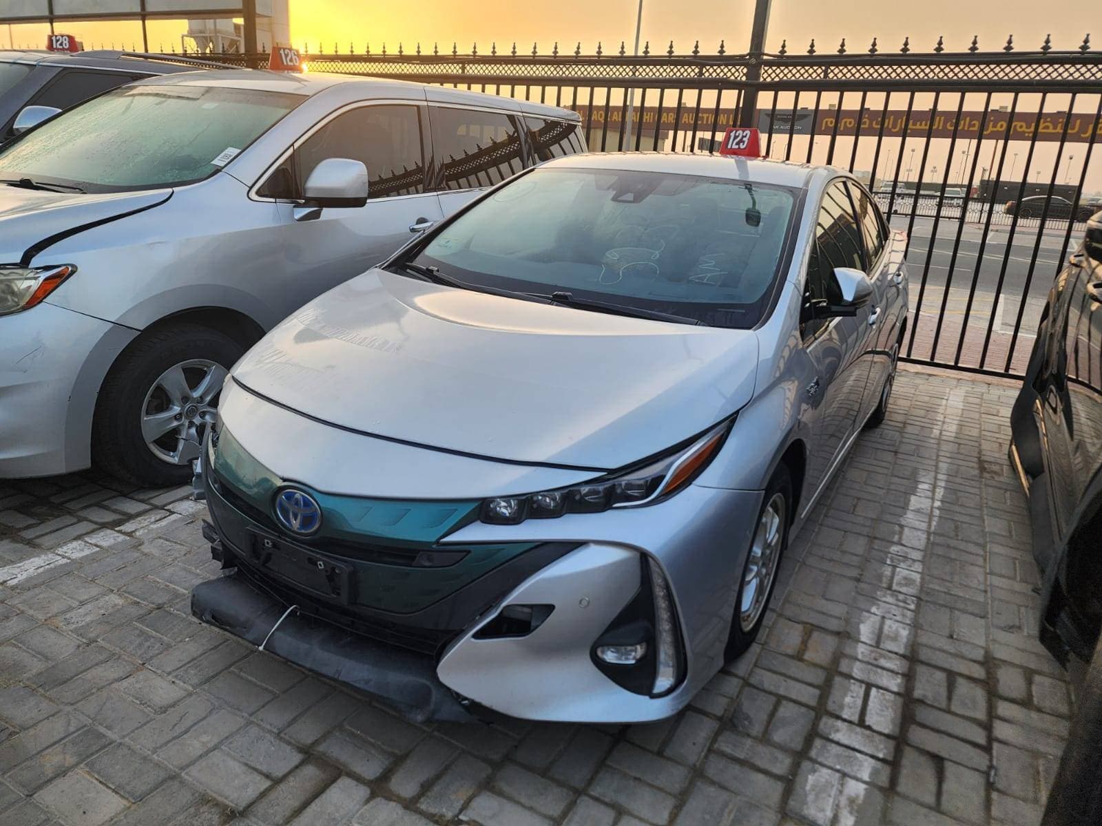 TOYOTA PRIUS 2017 view 2 TOYOTA PRIUS 2017 view 2