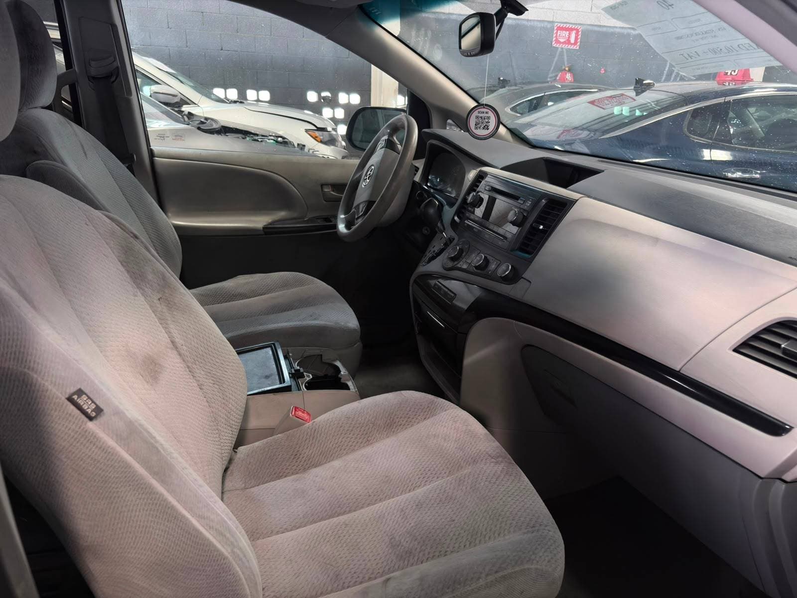 TOYOTA SIENNA 2012 view 5 TOYOTA SIENNA 2012 view 5