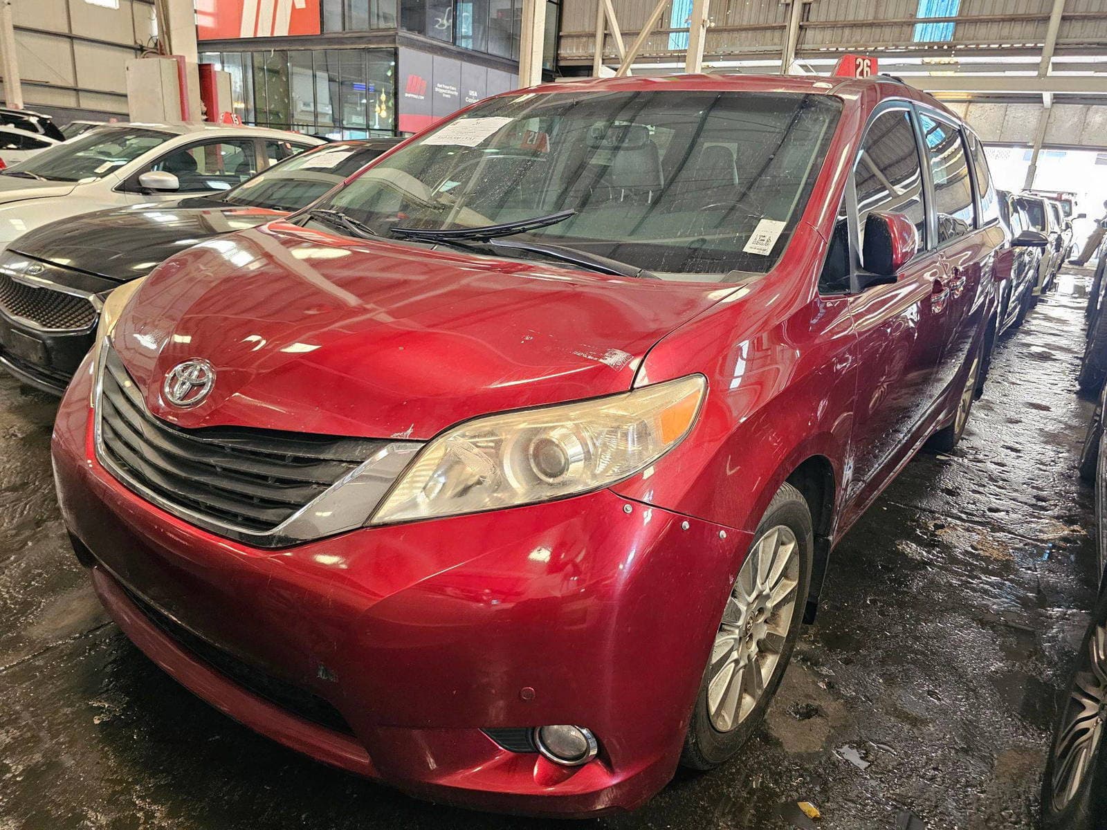 TOYOTA SIENNA 2012 view 2 TOYOTA SIENNA 2012 view 2