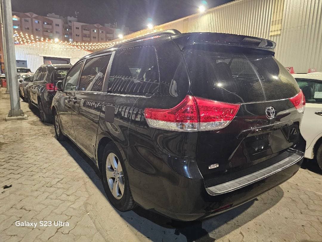 TOYOTA SIENNA 2014 vehicle photo TOYOTA SIENNA 2014 vehicle photo