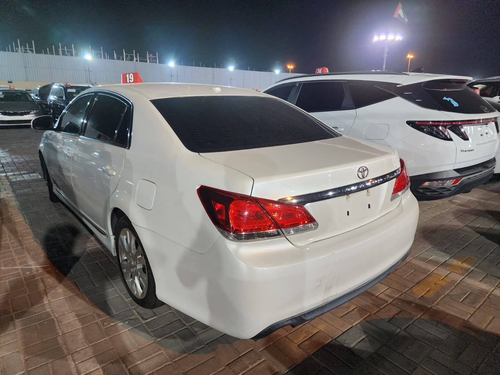 TOYOTA AVALON 2011 view 1 TOYOTA AVALON 2011 view 1