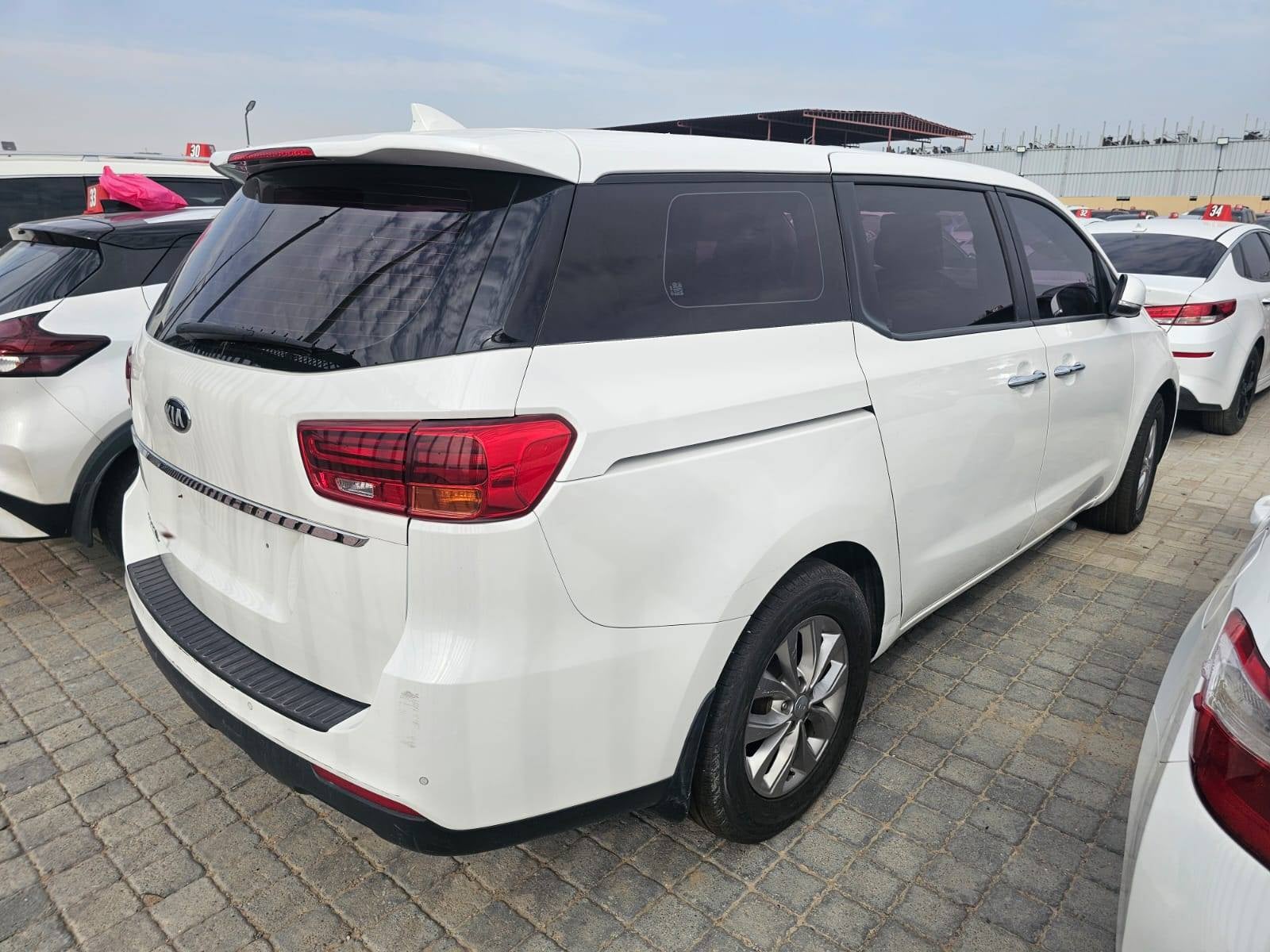 KIA CARNIVAL EX 2020 view 1 KIA CARNIVAL EX 2020 view 1