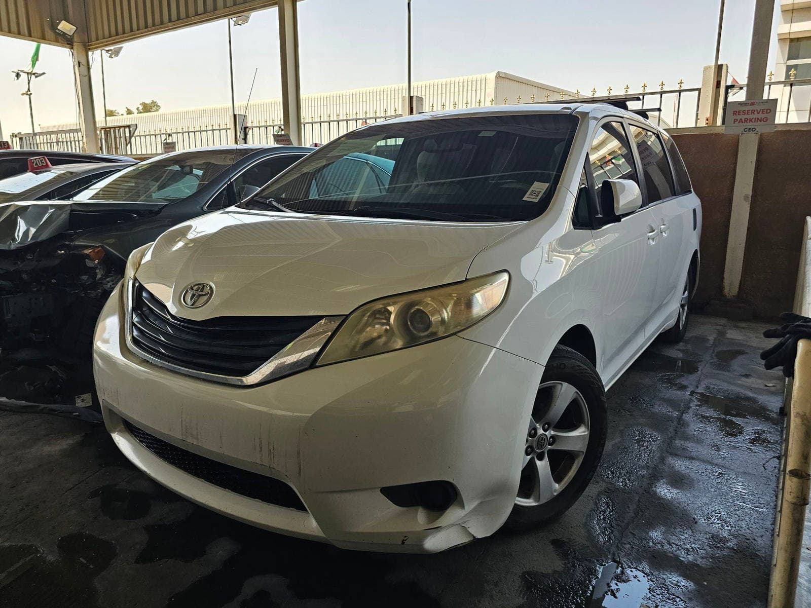TOYOTA SIENNA 2012 view 2 TOYOTA SIENNA 2012 view 2