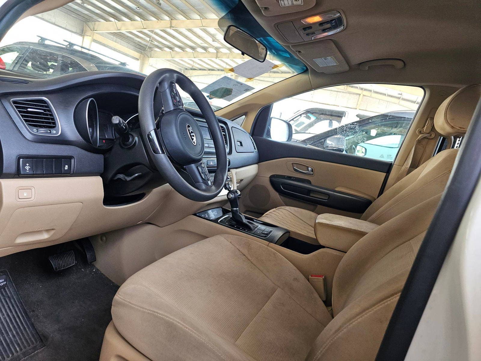 KIA SEDONA 2015 view 8 KIA SEDONA 2015 view 8