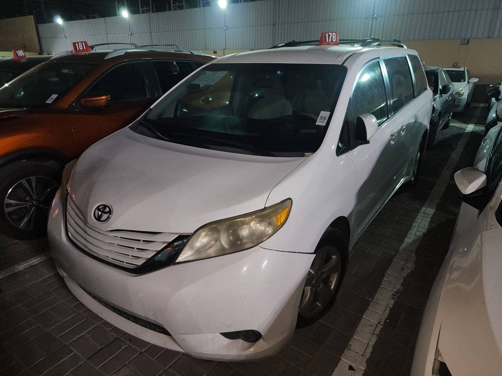 TOYOTA SIENNA 2013 view 2 TOYOTA SIENNA 2013 view 2