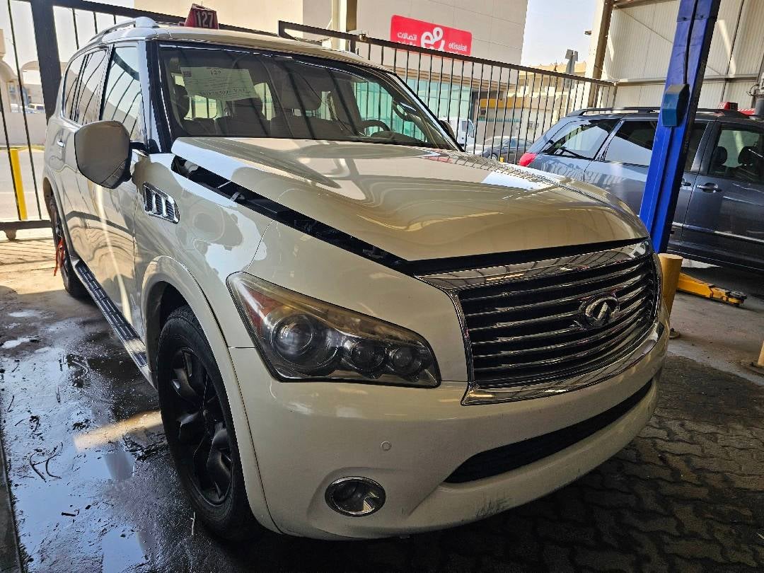 INFINITI QX56 2011 view 1 INFINITI QX56 2011 view 1