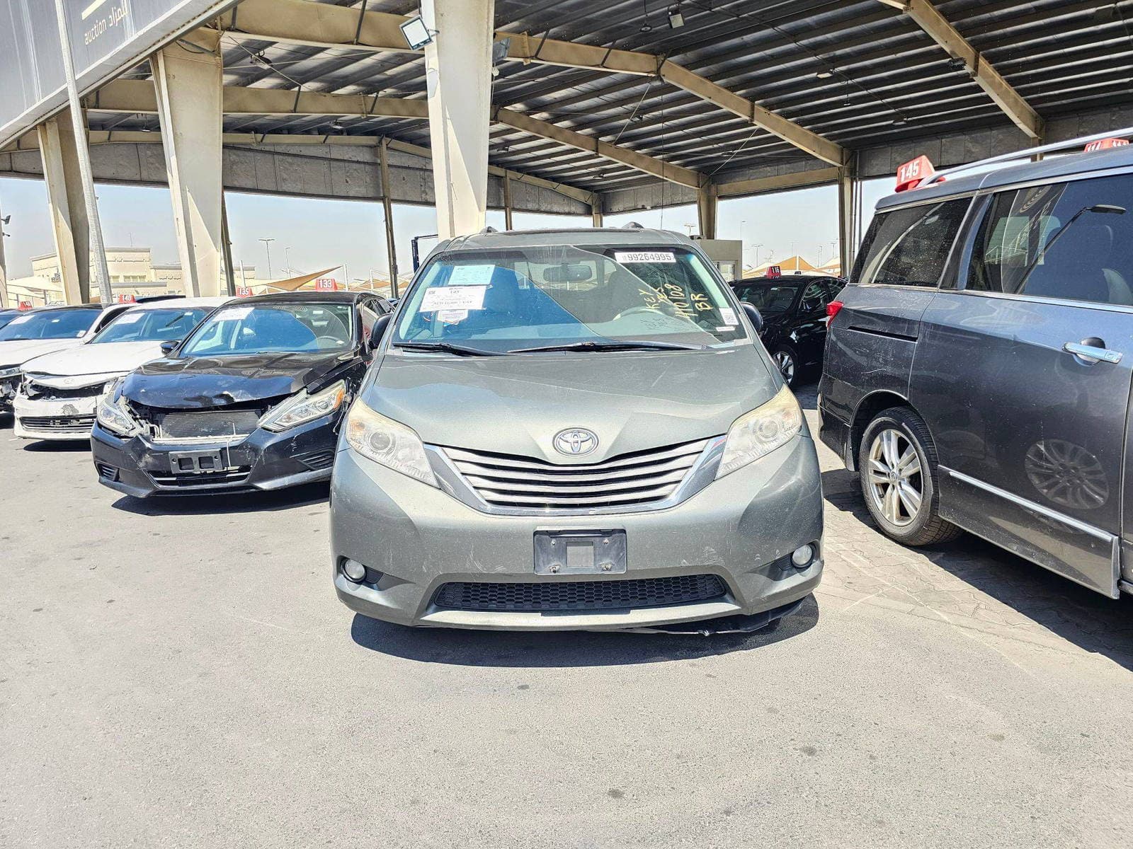 TOYOTA SIENNA 2014 view 2 TOYOTA SIENNA 2014 view 2
