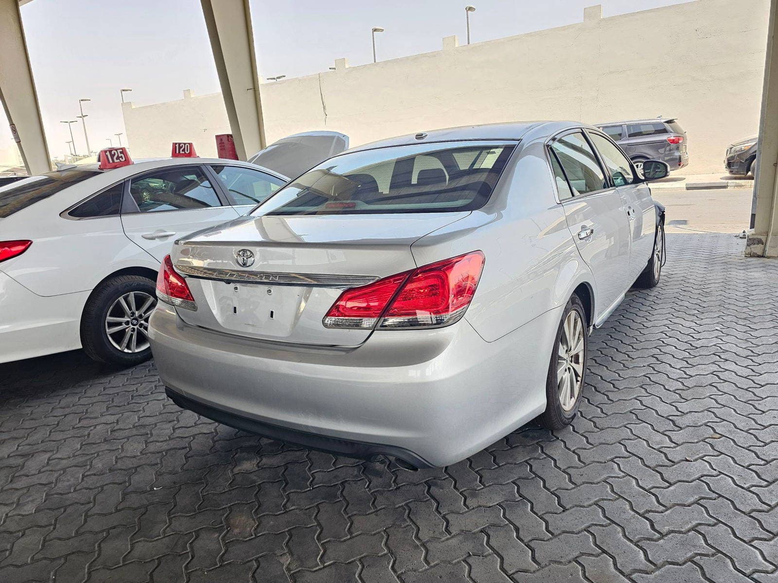 TOYOTA AVALON 2012 view 2 TOYOTA AVALON 2012 view 2